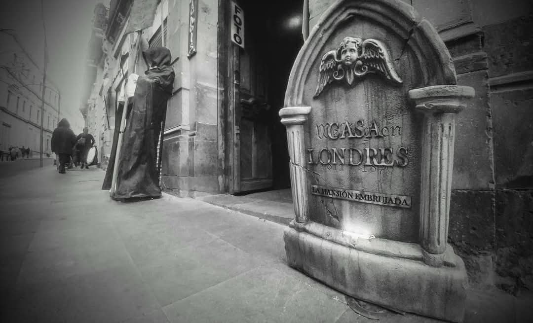 Foto 4 de CASA LONDRES "LA MANSIÓN EMBRUJADA"