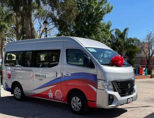 Entrega Gobierno de Zacatecas vehículo URVAN del Programa 2×1 para Migrantes, en Atolinga
