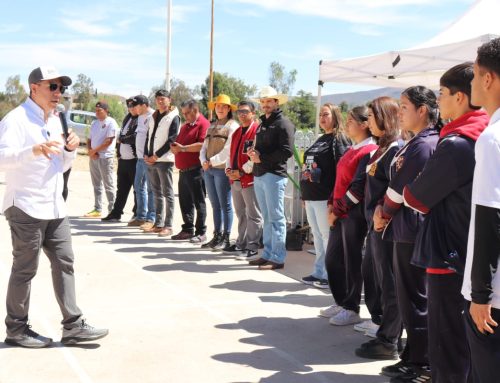 Gobierno de Zacatecas y migrantes rehabilitan cancha en La Blanca, Sombrerete